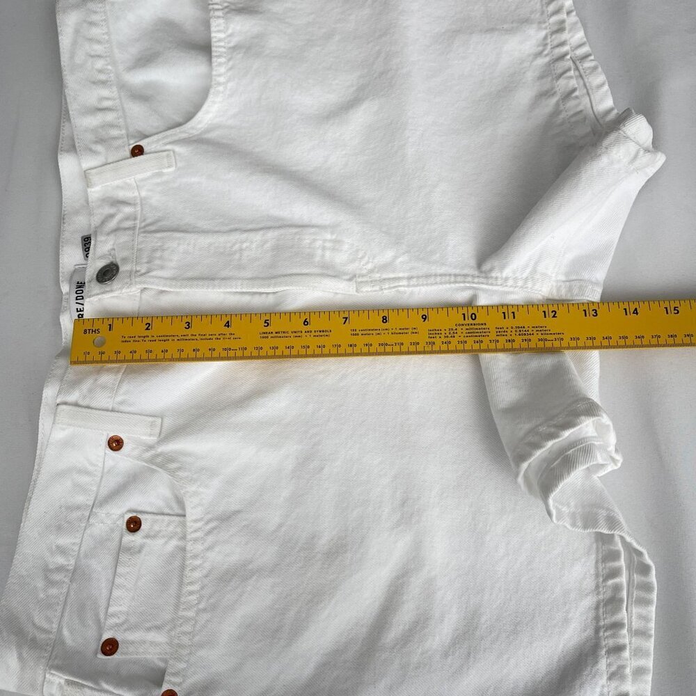Re/Done Button Fly Mid-Rise Boy Shorts White Rigid Denim Womens 32‎ NWT - Picture 12 of 16